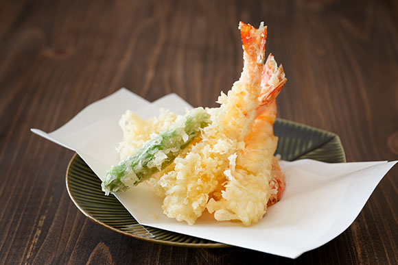 鮨の邪魔をしない味付けの一品料理も自慢の味