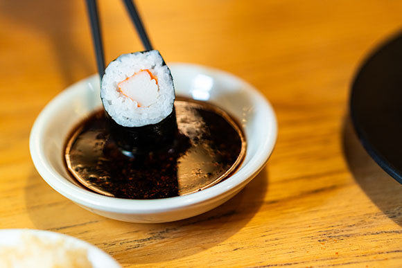 良い魚介はもちろん、赤酢や醤油も独自にブレンド